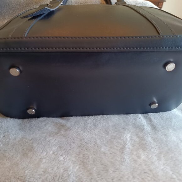 Danier leather Navy Blue dome purse - Picture 3 of 4